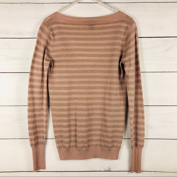CLUB MONACO | Long Sleeve Stripped V-neck Top - Picture 5 of 5